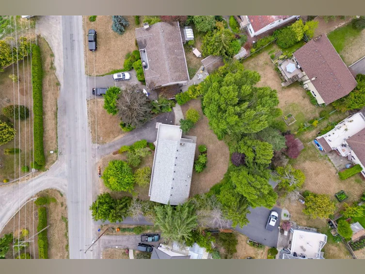 7968 Wallace Drive, Central Saanich, BC, V8M 1L4 - 61