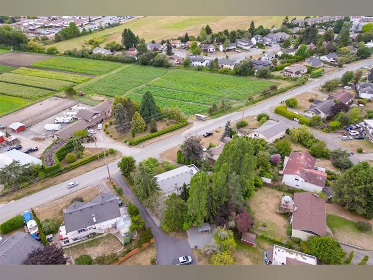 7968 Wallace Drive, Central Saanich, BC, V8M 1L4 - 62