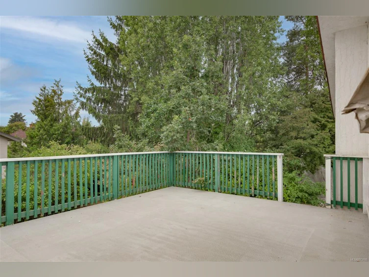 7968 Wallace Drive, Central Saanich, BC, V8M 1L4 - 18