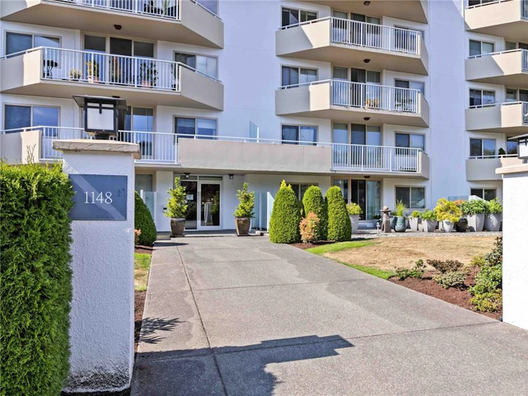 404-1148 Goodwin Street, Oak Bay, BC, V8S 5H2 - 3