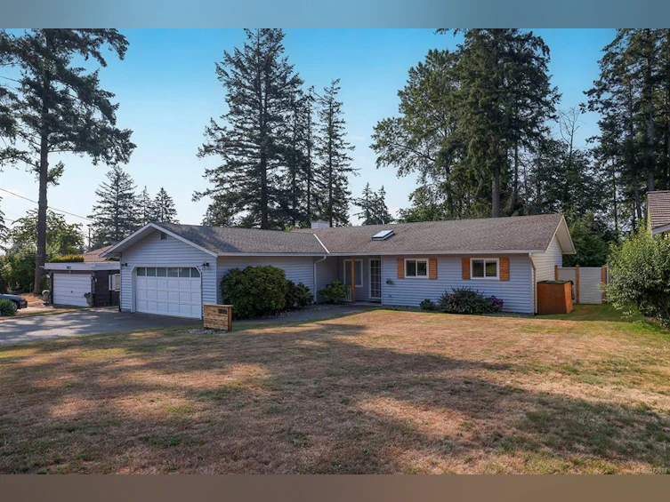 2035 Noel Avenue, Comox, BC, V9M 1Z1 - 17