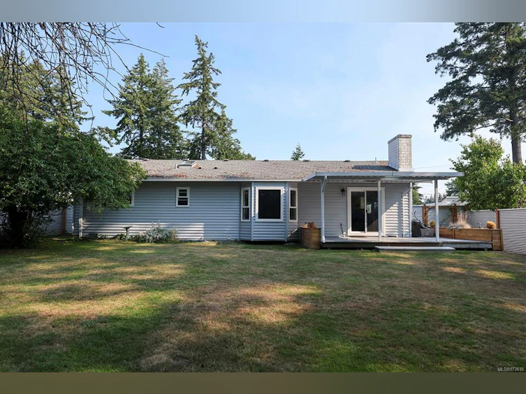 2035 Noel Avenue, Comox, BC, V9M 1Z1 - 24