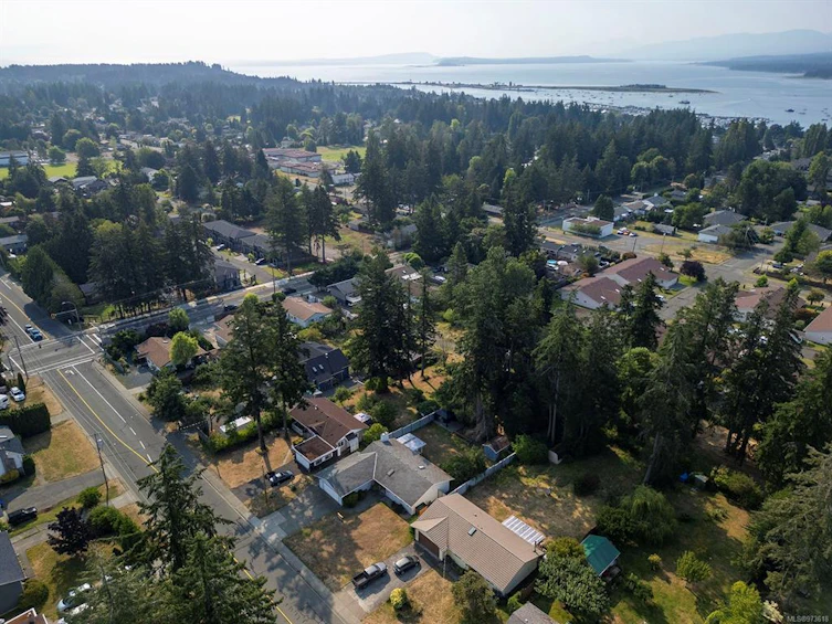 2035 Noel Avenue, Comox, BC, V9M 1Z1 - 32
