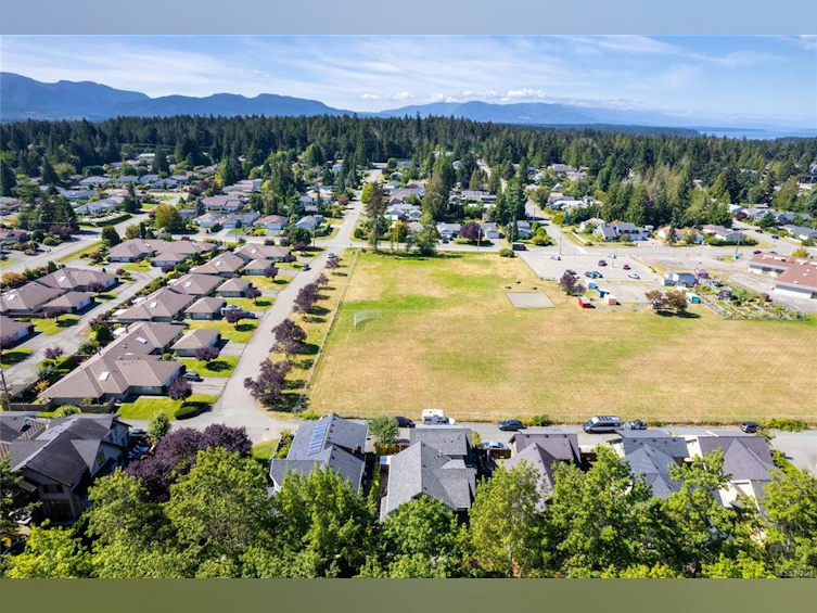 789 Memorial Avenue, Qualicum Beach, BC, V9K 2T4 - 59
