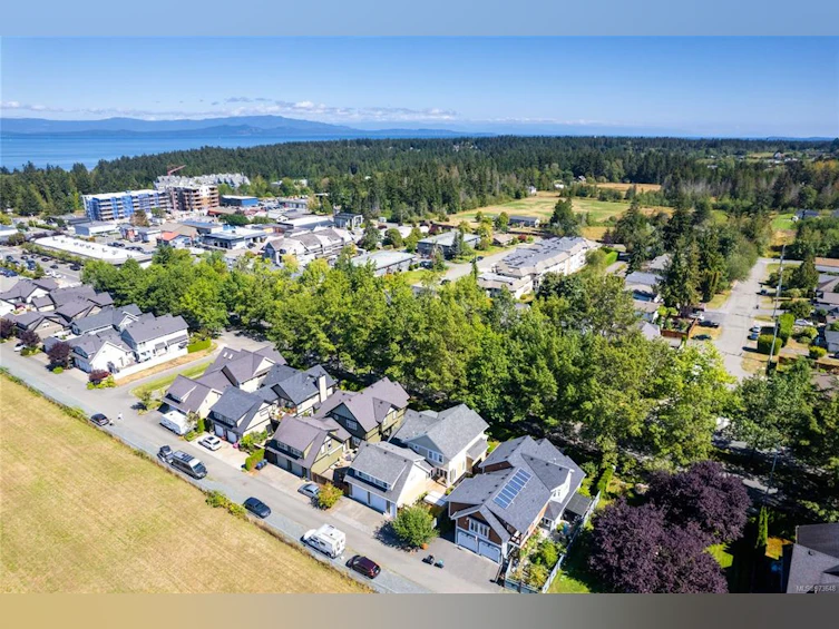 789 Memorial Avenue, Qualicum Beach, BC, V9K 2T4 - 64