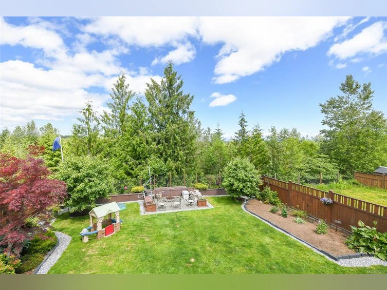 2568 Kendal Avenue, Cumberland, BC, V0R 1S0 - 10