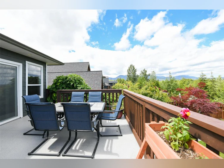 2568 Kendal Avenue, Cumberland, BC, V0R 1S0 - 11