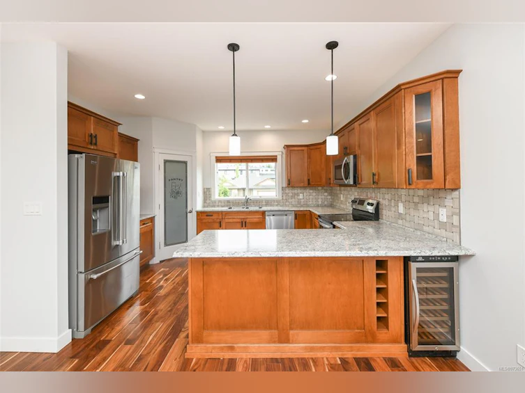 2568 Kendal Avenue, Cumberland, BC, V0R 1S0 - 13