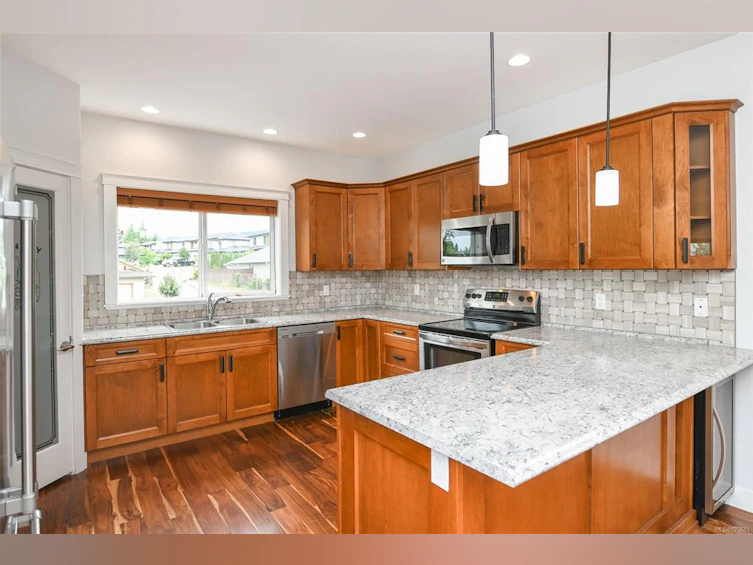 2568 Kendal Avenue, Cumberland, BC, V0R 1S0 - 17