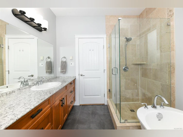 2568 Kendal Avenue, Cumberland, BC, V0R 1S0 - 21
