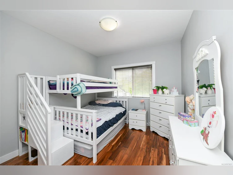 2568 Kendal Avenue, Cumberland, BC, V0R 1S0 - 23