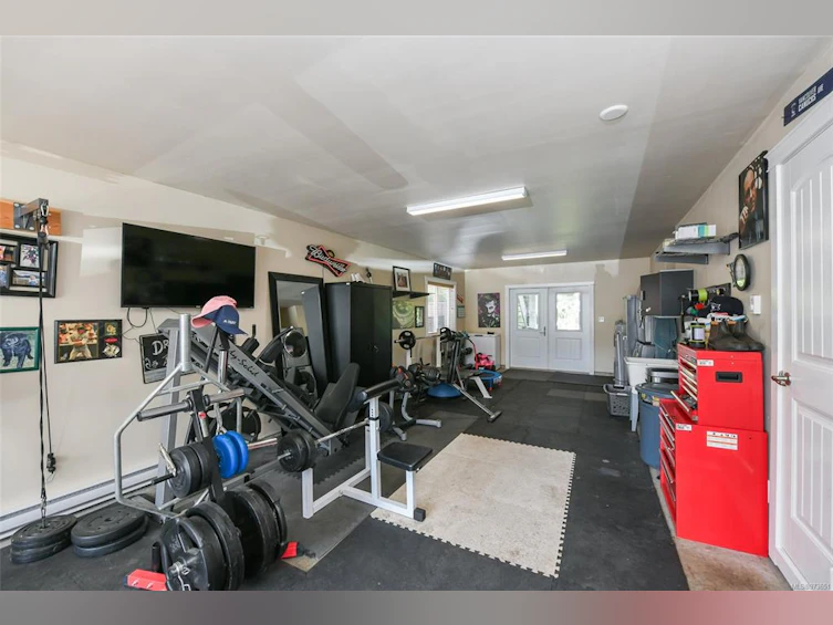 2568 Kendal Avenue, Cumberland, BC, V0R 1S0 - 24