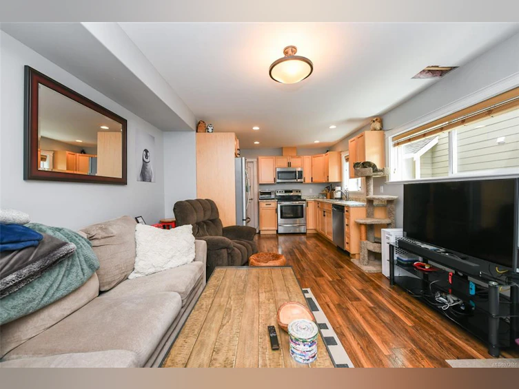 2568 Kendal Avenue, Cumberland, BC, V0R 1S0 - 25