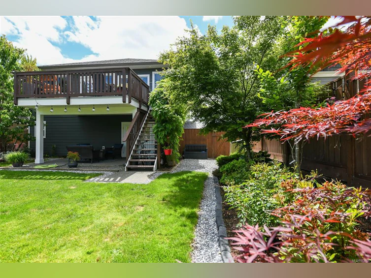 2568 Kendal Avenue, Cumberland, BC, V0R 1S0 - 32