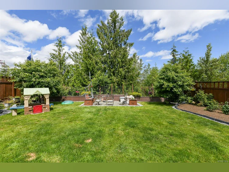 2568 Kendal Avenue, Cumberland, BC, V0R 1S0 - 37