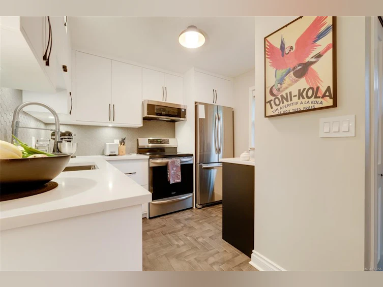 101-1425 Fort Street, Victoria, BC, V8S 1Z2 - 9