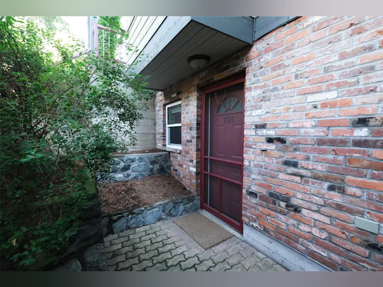 101-1425 Fort Street, Victoria, BC, V8S 1Z2 - 32