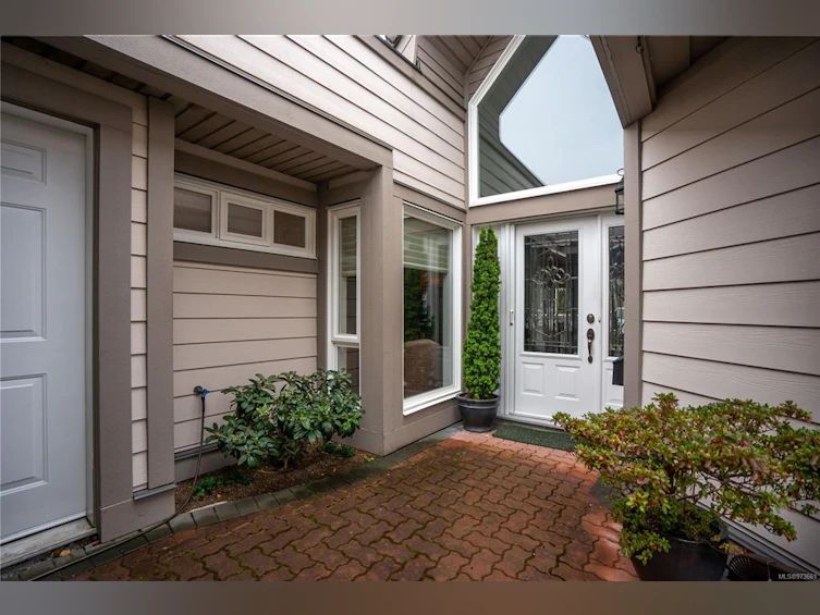 11-934 Boulderwood Rise, Saanich, BC, V8Y 3G5 - 3