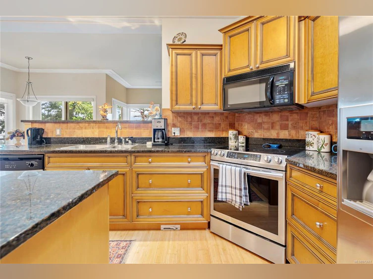 11-934 Boulderwood Rise, Saanich, BC, V8Y 3G5 - 17