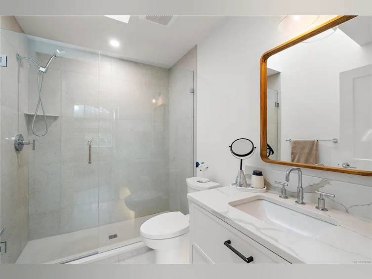 2-5187 Cordova Bay Road, Saanich, BC, V8Y 1N7 - 17