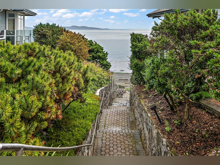 2-5187 Cordova Bay Road, Saanich, BC, V8Y 1N7 - 25