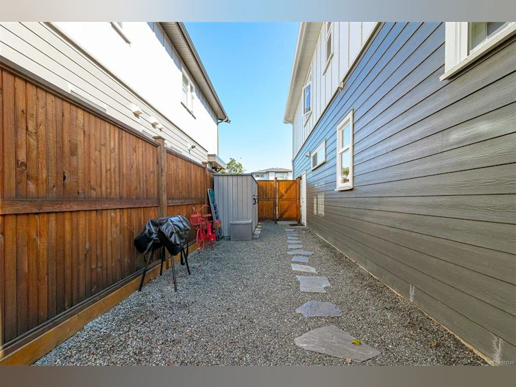 2271 Deerbrush Crescent, North Saanich, BC, V8L 0C5 - 31