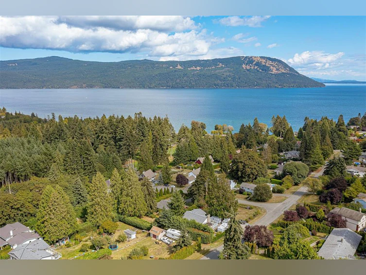 3880 Red Baron Place, Cobble Hill, BC, V0R 1L0 - 3