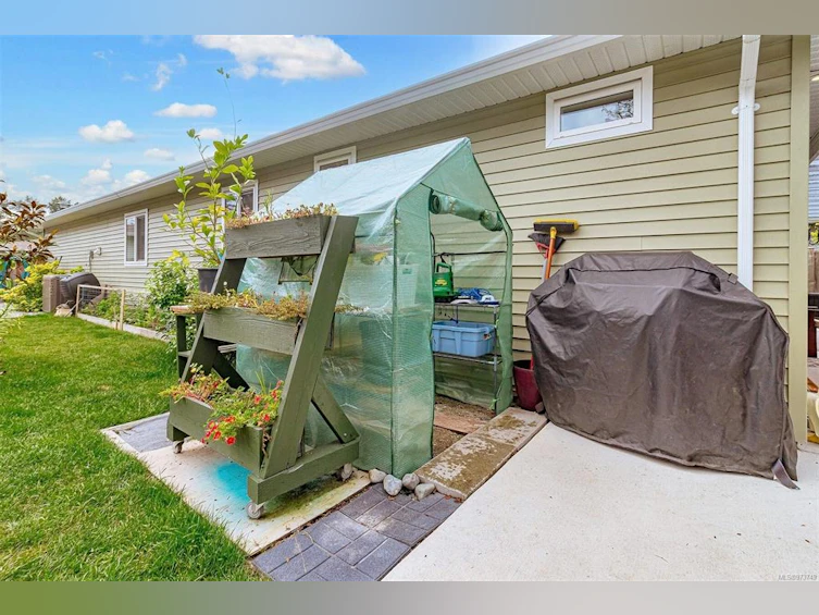31-7586 Tetayut Road, Central Saanich, BC, V8M 0B4 - 35