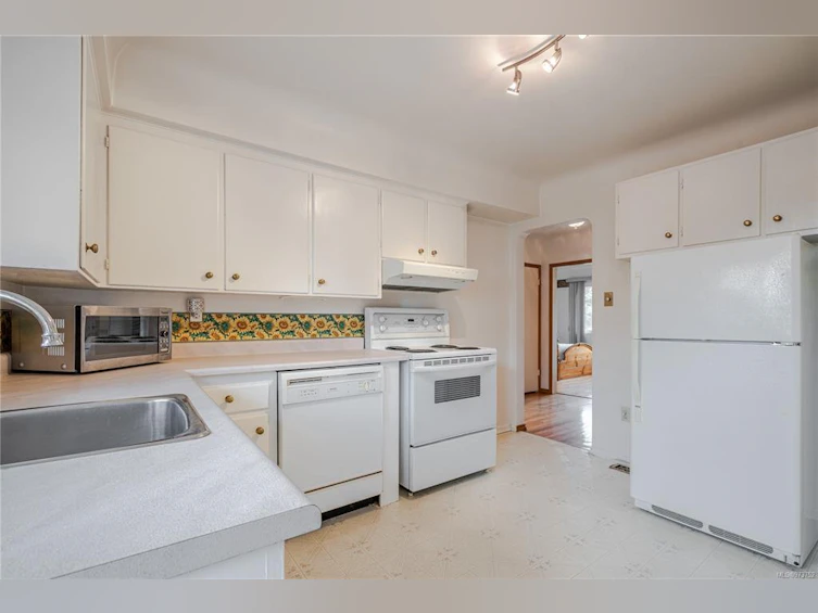 934 Ellery Street, Esquimalt, BC, V9A 4S1 - 12