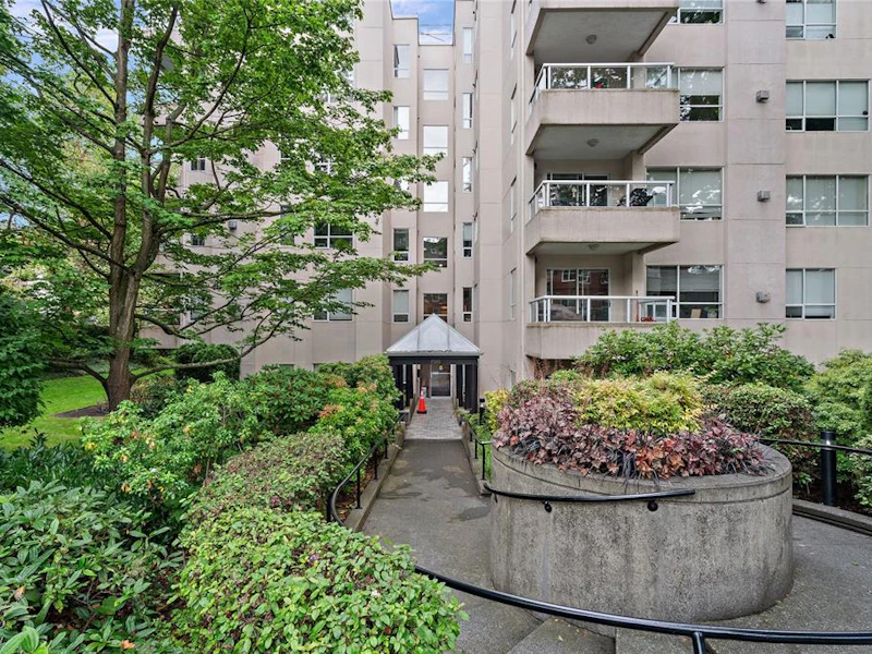 203 - 1500 Elford Street, Victoria BC V8R 3X8