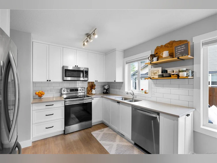 8-6240 Parkwood Drive, Nanaimo, BC, V9T 6K9 - 3