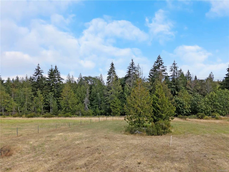 360 Grovehill Road, Qualicum Beach, BC, V9K 2A3 - 7