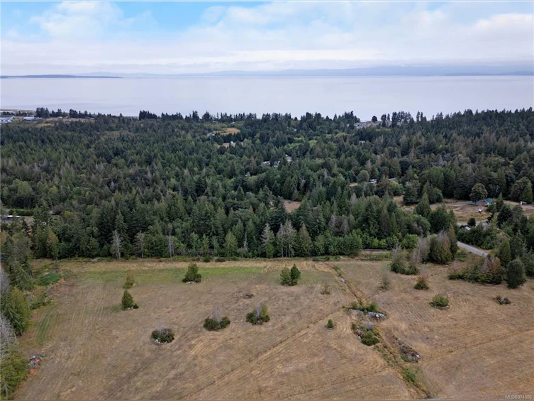 360 Grovehill Road, Qualicum Beach, BC, V9K 2A3 - 8