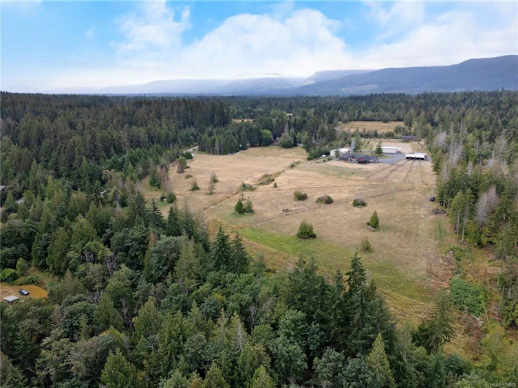 360 Grovehill Road, Qualicum Beach, BC, V9K 2A3 - 12