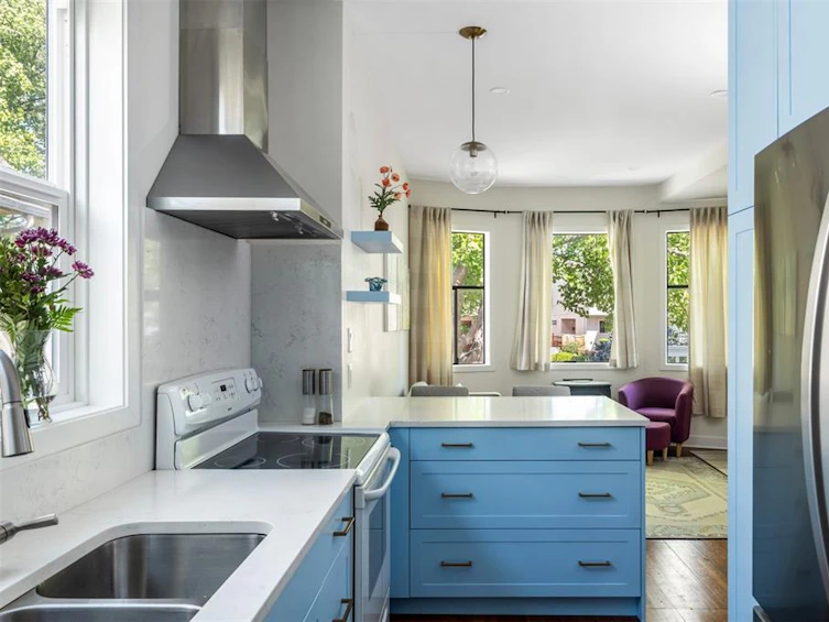 422 Powell Street, Victoria, BC, V8V 2J4