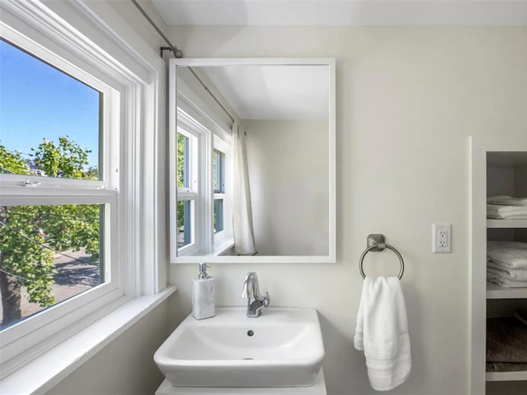 422 Powell Street, Victoria, BC, V8V 2J4 - 18