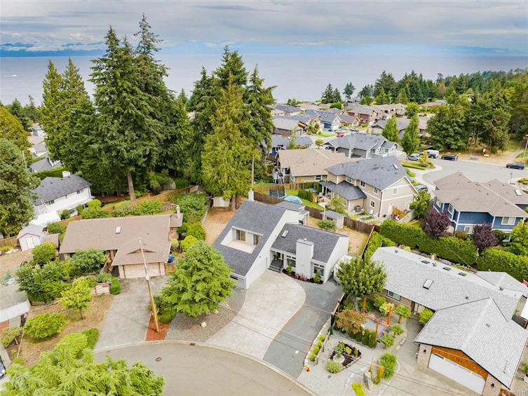 144 Avalon Place, Nanaimo, BC, V9V 1G3 - 2