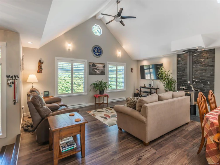 125 Linx Road, Qualicum Beach, BC, V9K 0A6 - 4