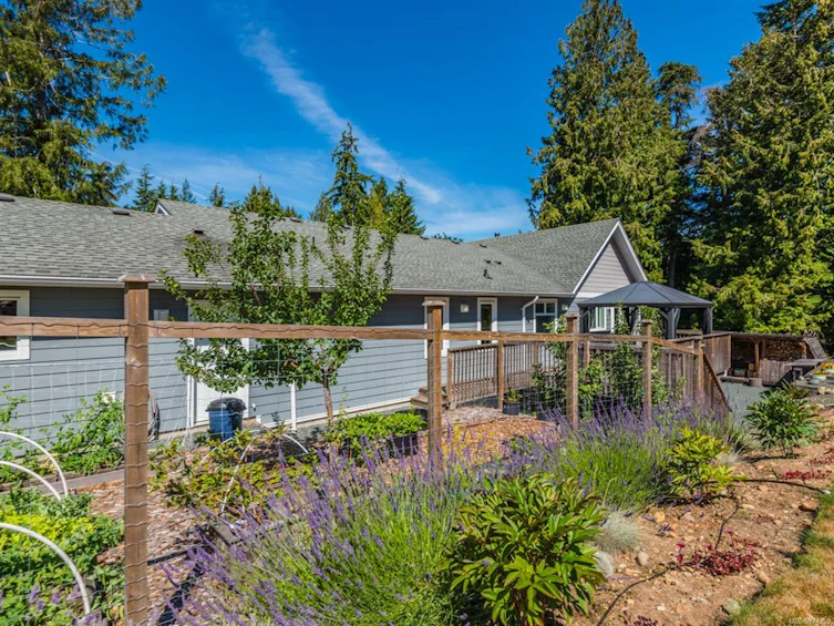 125 Linx Road, Qualicum Beach, BC, V9K 0A6 - 8