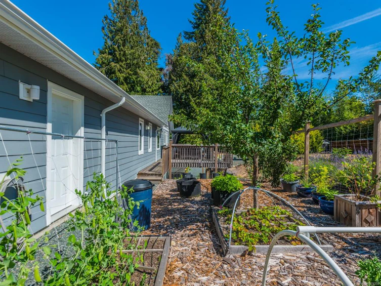 125 Linx Road, Qualicum Beach, BC, V9K 0A6 - 43