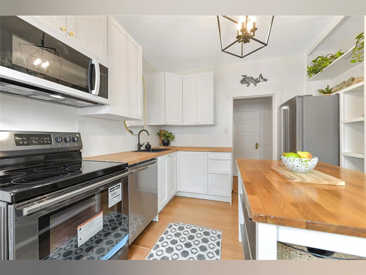 2616 Shakespeare Street, Victoria, BC, V8R 4G7 - 7