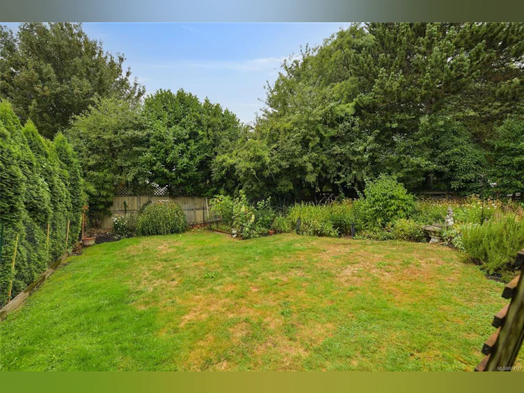 2616 Shakespeare Street, Victoria, BC, V8R 4G7 - 26