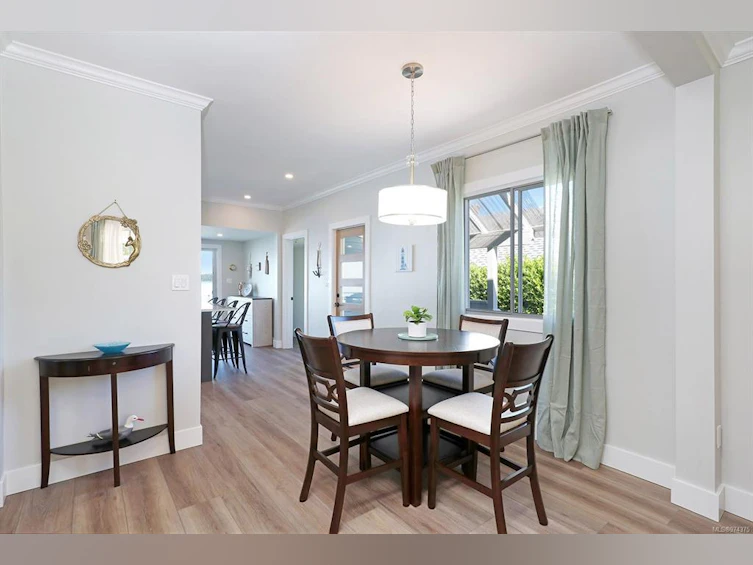 5632 S Island Highway, Union Bay, BC, V0R 1S0 - 3