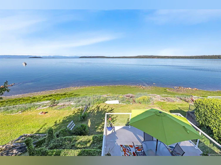 5632 S Island Highway, Union Bay, BC, V0R 1S0 - 9