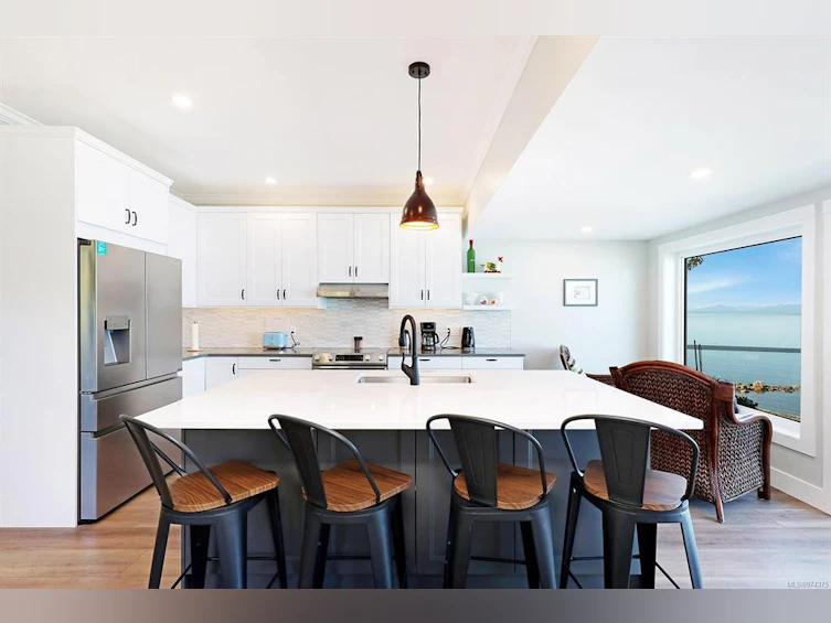 5632 S Island Highway, Union Bay, BC, V0R 1S0 - 27
