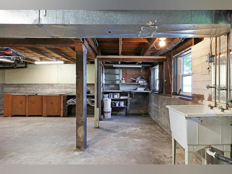 5632 S Island Highway, Union Bay, BC, V0R 1S0 - 47