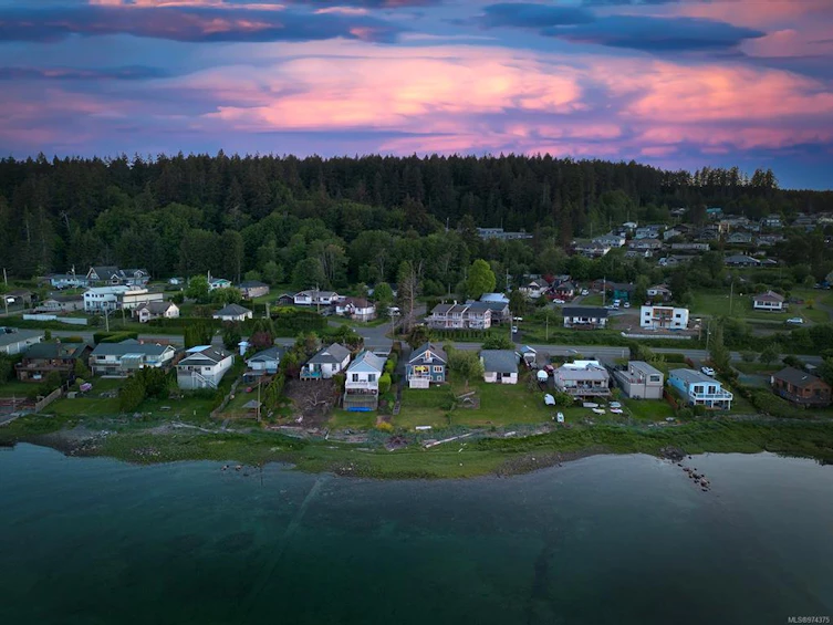 5632 S Island Highway, Union Bay, BC, V0R 1S0 - 69