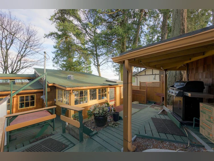 9005 Lochside Drive, North Saanich, BC, V8L 1N1 - 8