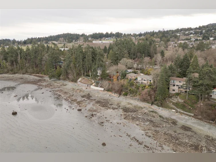 9005 Lochside Drive, North Saanich, BC, V8L 1N1 - 19