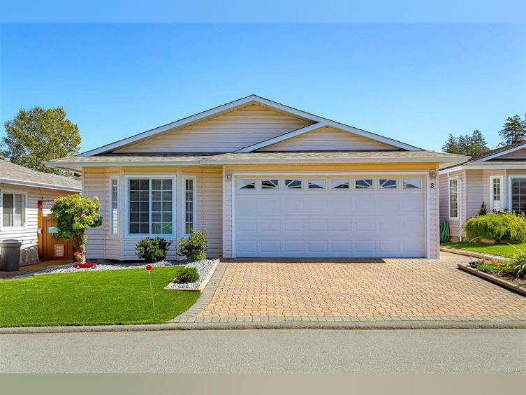 8 Eagle Lane, View Royal, BC, V9A 7M2 - 2